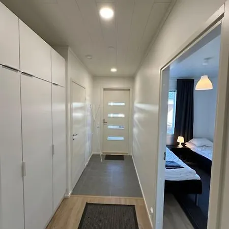 Kotimaailma - Uusi Rivitalokolmio Saunalla # 3 * كوكولا