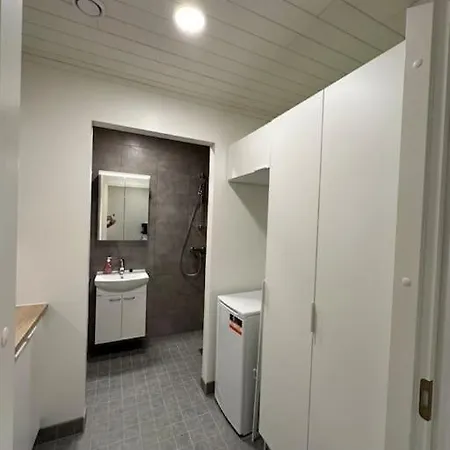 شقة Kotimaailma - Uusi Rivitalokolmio Saunalla # 3