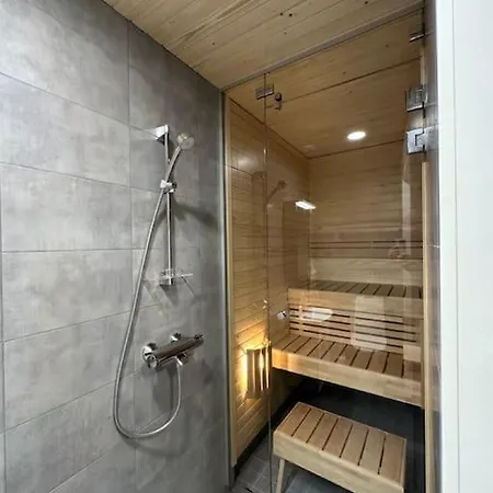 Kotimaailma - Uusi Rivitalokolmio Saunalla # 3