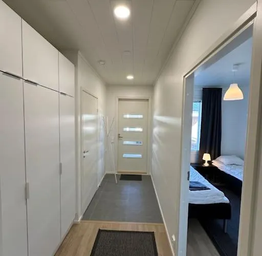 Kotimaailma - Uusi Rivitalokolmio Saunalla # 3 * קוקולה